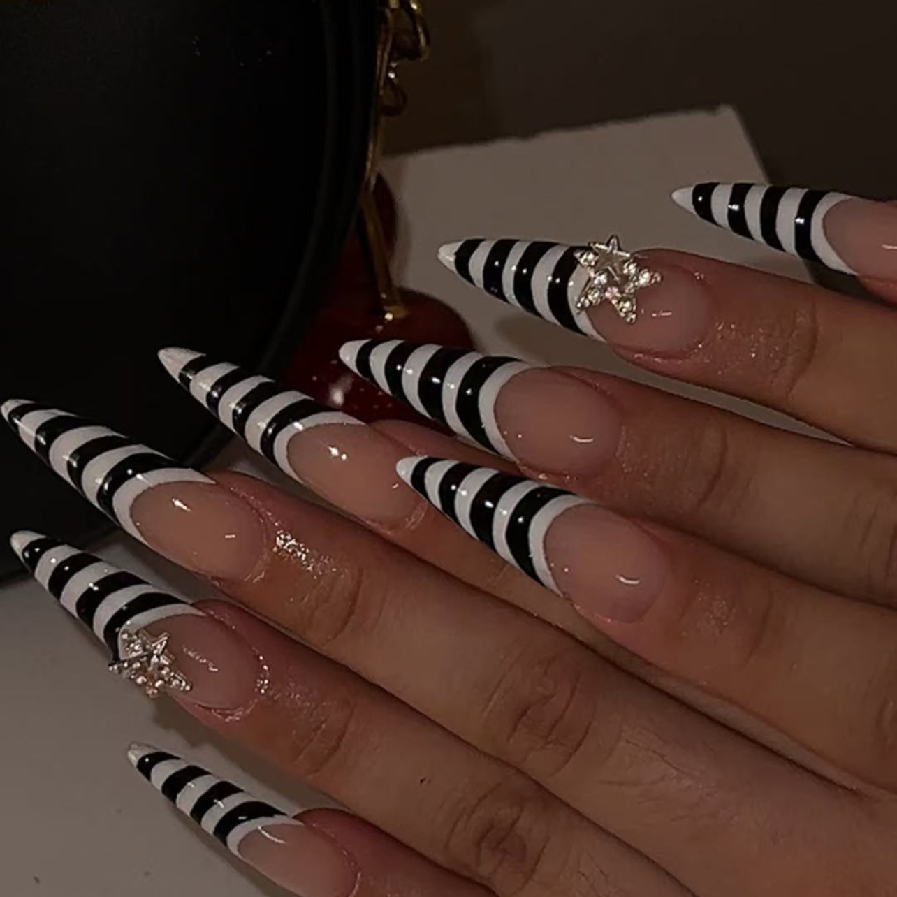 24pcs Black White Zebra Stripe - огляд і ціна Nail Art Zebra
